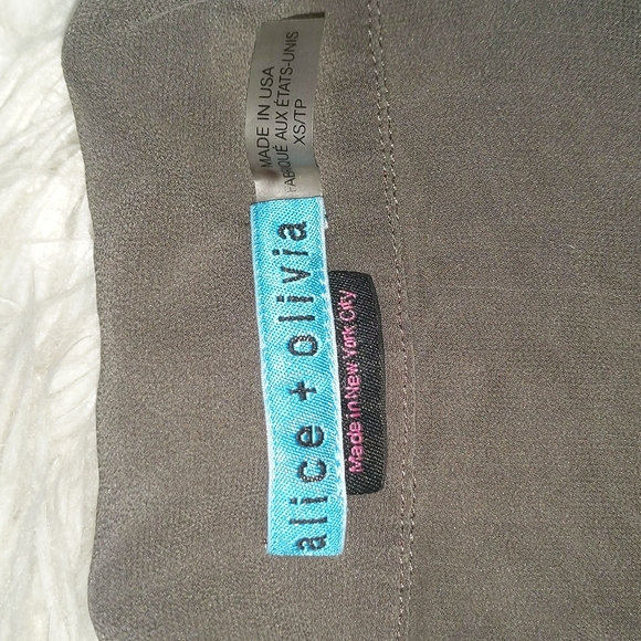 Alice + Olivia Silk Top - Picture 4 of 4